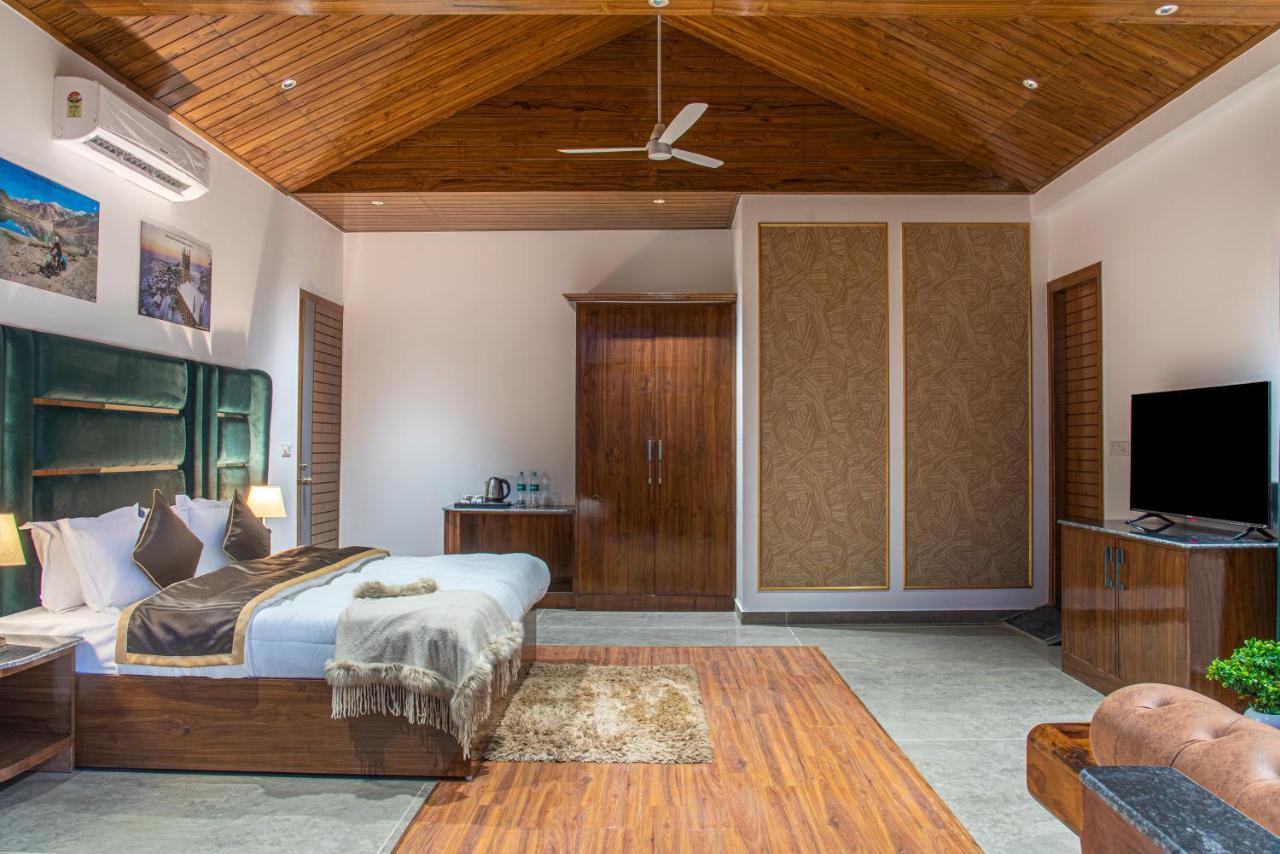 The Hillcrest Paradise Kasauli Exterior foto